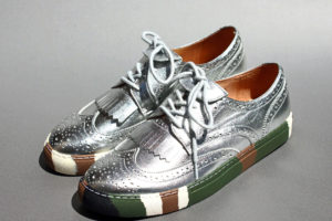 ウィングチップ型スニーカーベーシック