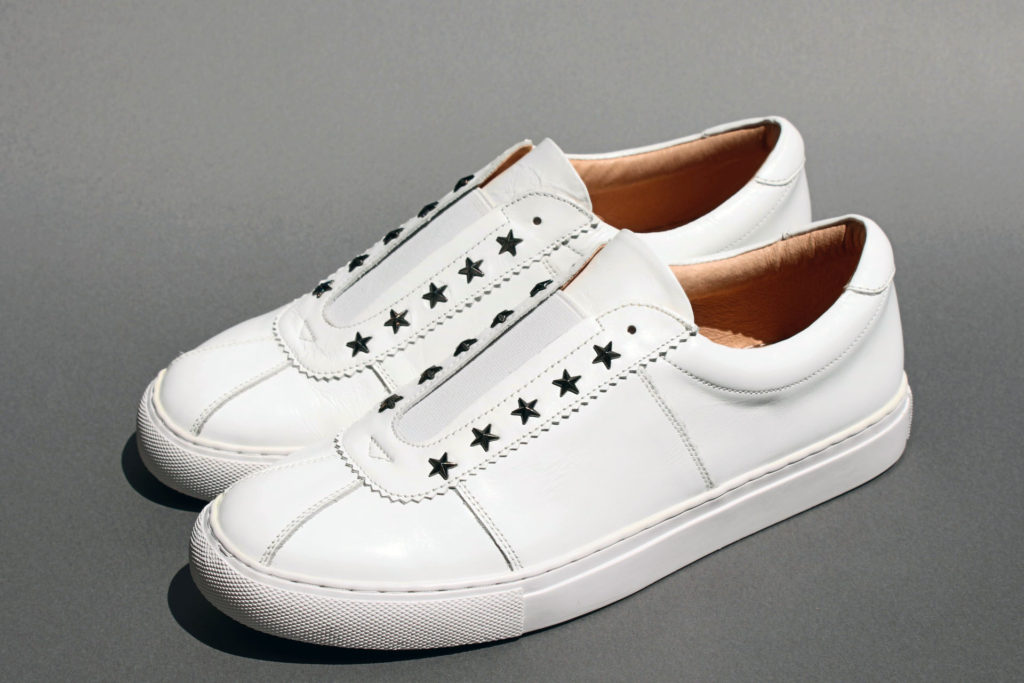 スタースタッズ付きスニーカースリッポン型