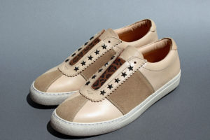 スタースタッズ付きスニーカースリッポン型