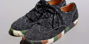 ウィングチップ型スニーカー、マット、ベロア、カモウソール。