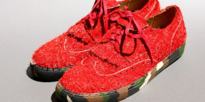 ウィングチップ型スニーカー、マット、ベロア、カモウソール。