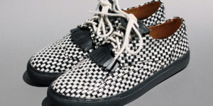 ウィングチップ型スニーカー（新色）メッシュ。