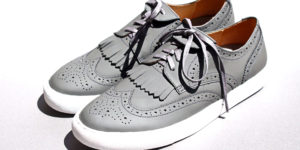 ウィングチップ型スニーカー、マット、ベロア、カモウソール。