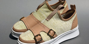 ニットのダブルモンク付きスニーカー