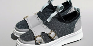 ニットのダブルモンク付きスニーカー